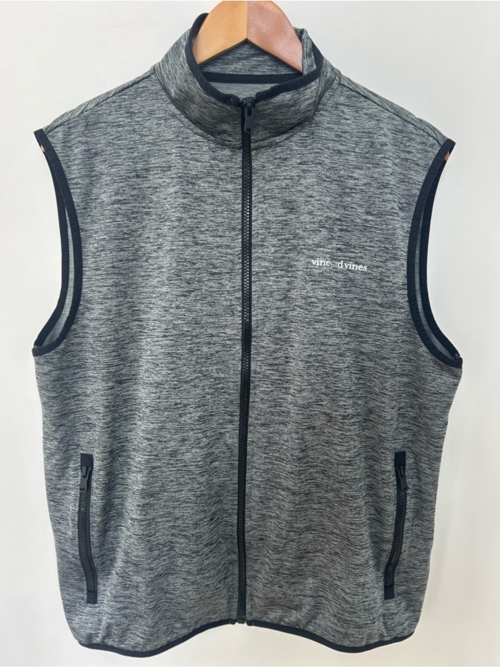 Vineyard Vines Men’s Gray Heather Full-Zip Performance Vest - Medium